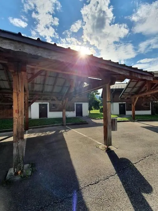 Cascades, 3 Bedroom Chalet With Shared Pool. Samoëns Hébergement de vacances